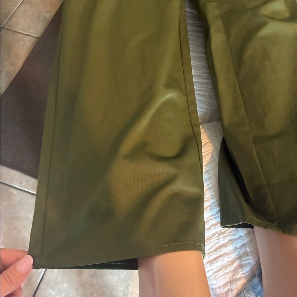 Forever 21 Women’s Cargo Jumpsuit - Picture 5 of 6
